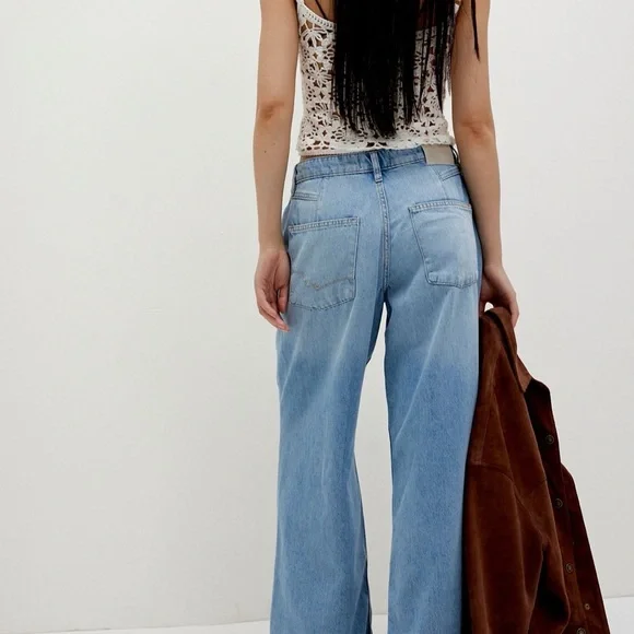 FREE PEOPLE GUESSING GAME RELAXED TROUSER JEANS NWT - Picture 2 of 12